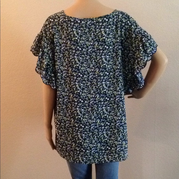 (SOLD) Plus Size Michael Kors Flutter Sleeve Top - Picture 2 of 6